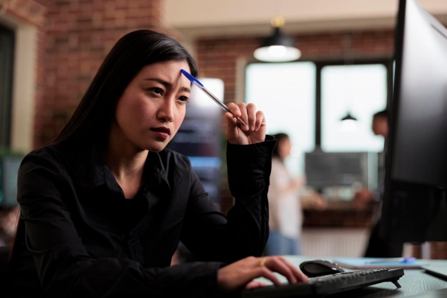 Modern learning environment with collaborative workspace setup